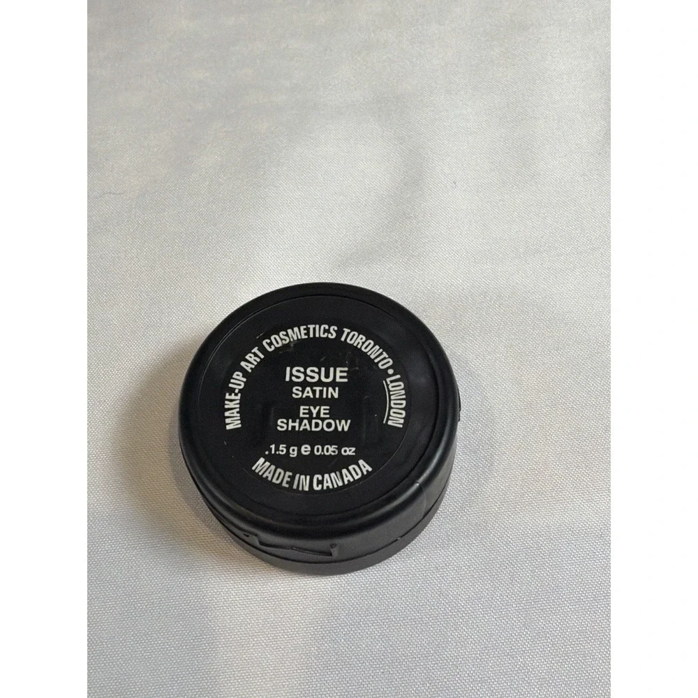 MAC Issue Satin Eyeshadow White Ivory Discontinued 1.5g Made In Canada